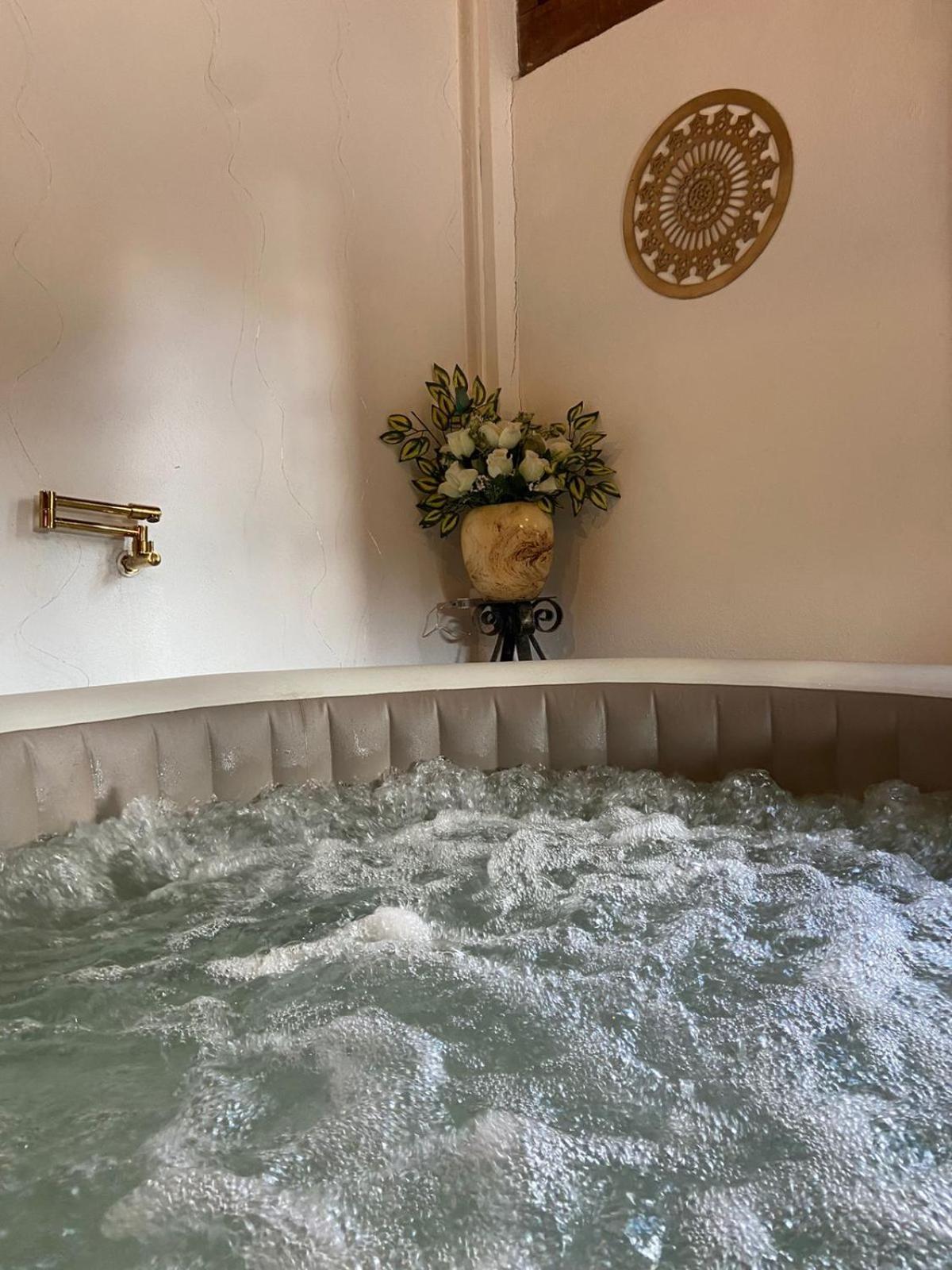 Cabana Com Jacuzzi Em Guararema Esterno foto