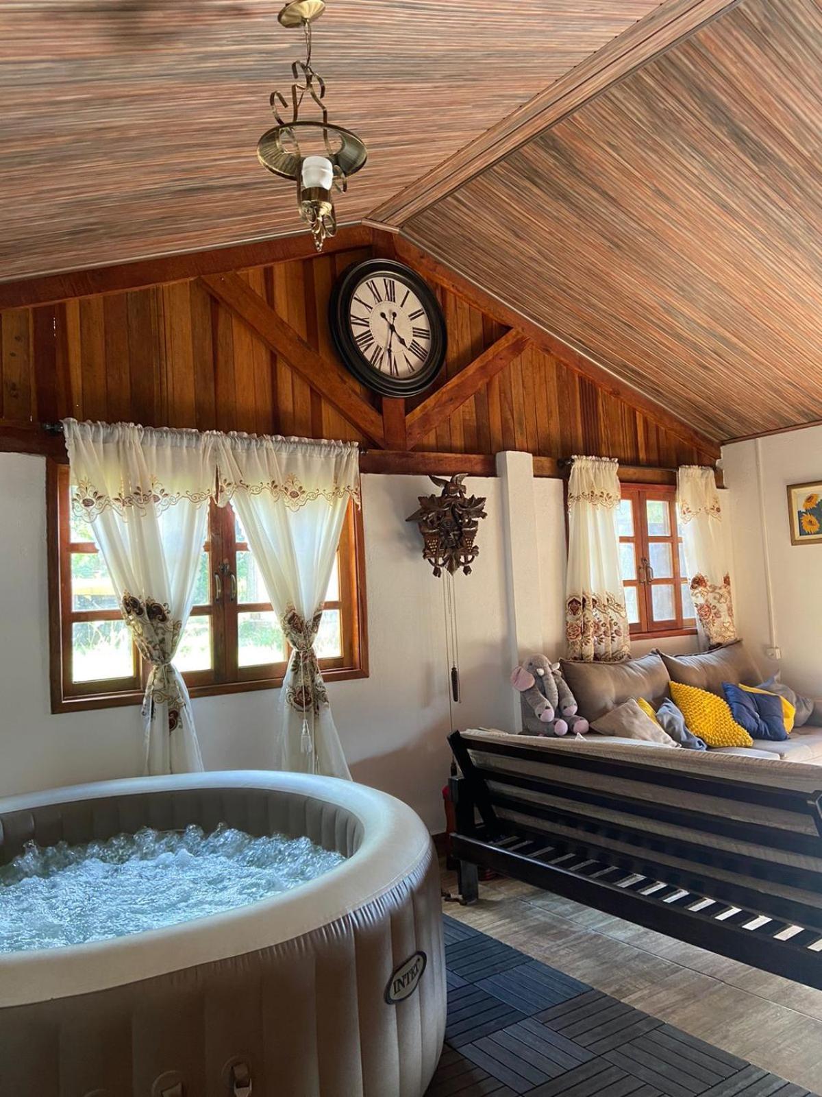 Cabana Com Jacuzzi Em Guararema Esterno foto