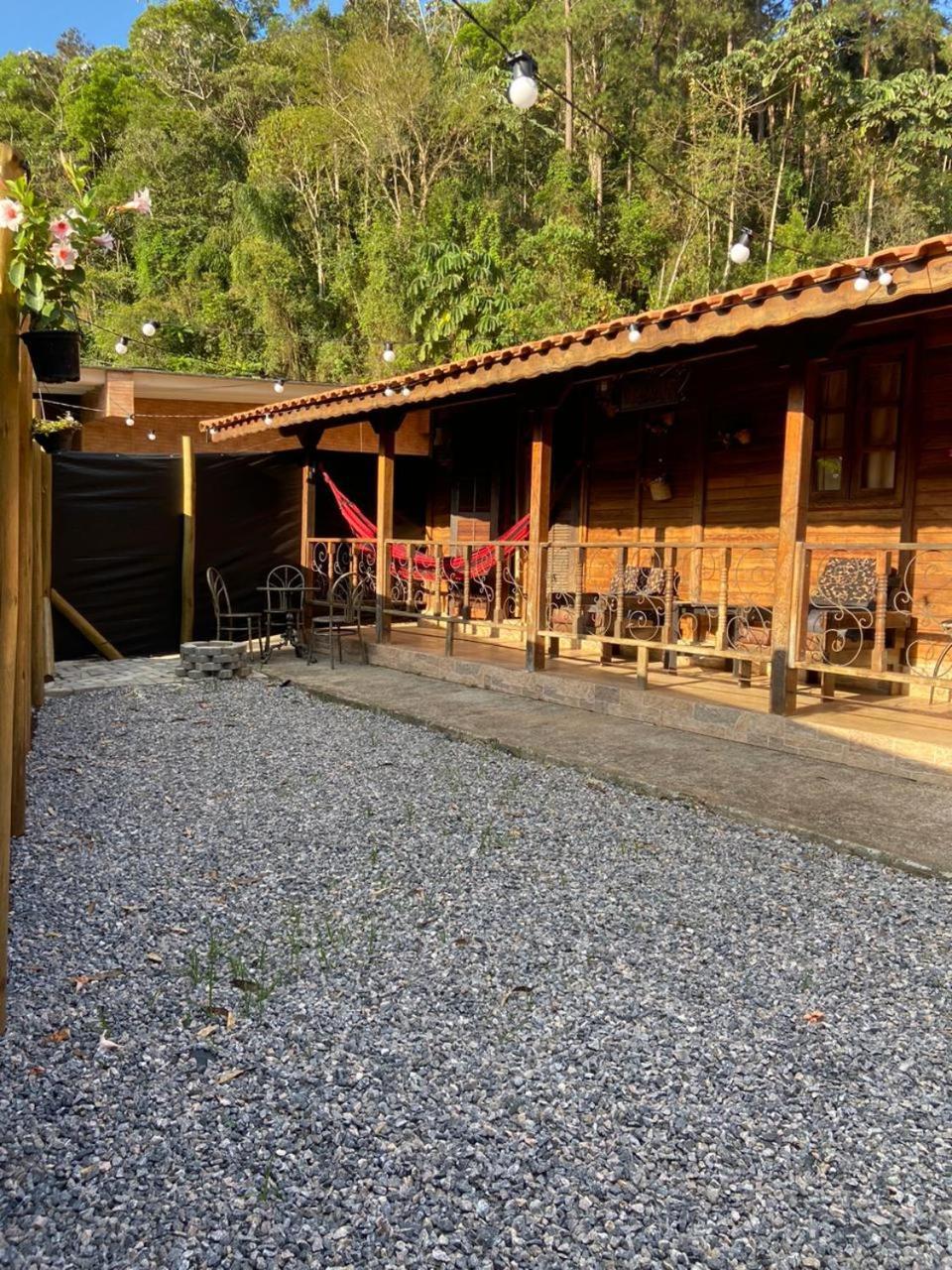 Cabana Com Jacuzzi Em Guararema Esterno foto